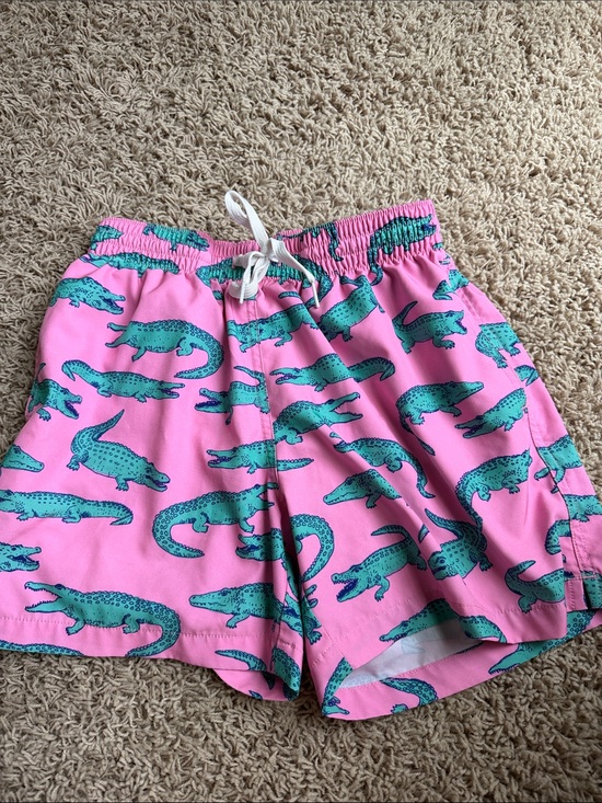 chubbies Other - Chubbies Pink Alligator Print Swim Shorts - 5.5” inseam
